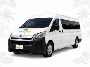 Minibús de One Click Shuttles para traslados en Punta Cana